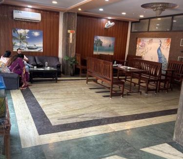 Amer Fort Road Hotel | New Hotel Blue Moon