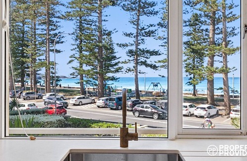 Manly Apartment | NEW! Manly Beachfront Apartment