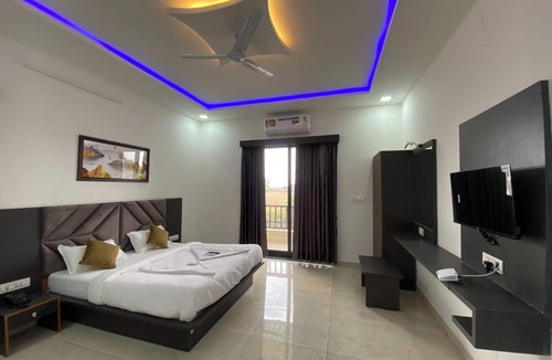 Vallabhnagar Hotel | New Royal Orbit Hotel & Restro Udaipur