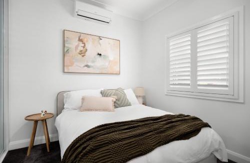 Carrington House | Newcastle Harbour Cottage - Walk to Cafés & Bars