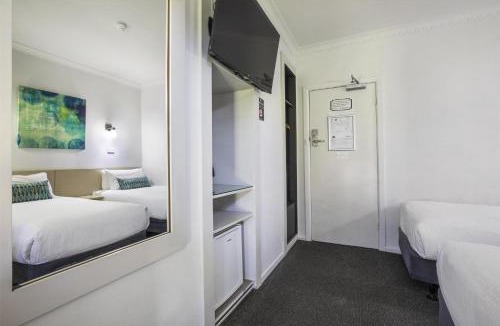 Airport West Hotel | Nightcap at Skyways Hotel