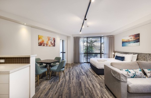 Mermaid Waters Hotel | Nightelier Mermaid Waters