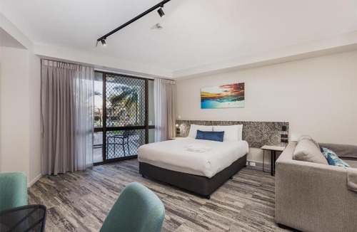 Mermaid Waters Hotel | Nightelier Mermaid Waters