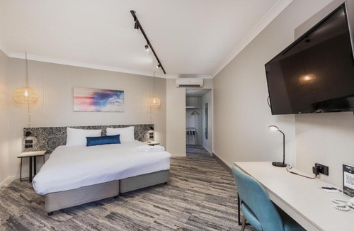 Mermaid Waters Hotel | Nightelier Mermaid Waters