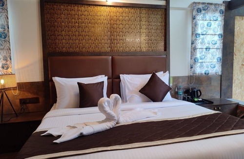 Electronics City Hotel | Nirvana Club Resort and Spa