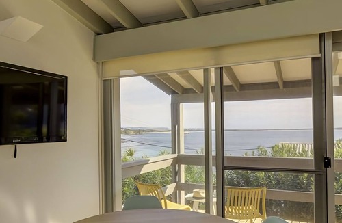 Norah Head Apartment | Norah Beach Shack 1 - 30m for the beach!
