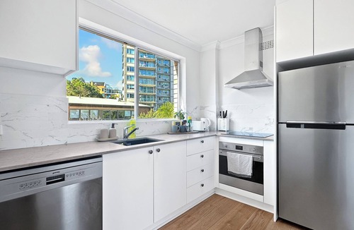 North Sydney Apartment | North Sydney | Sydney Harbour Bridge Vista