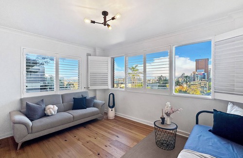 North Sydney Apartment | North Sydney | Sydney Harbour Bridge Vista