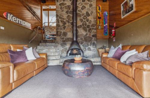 Crackenback House | Nowhere Lodge