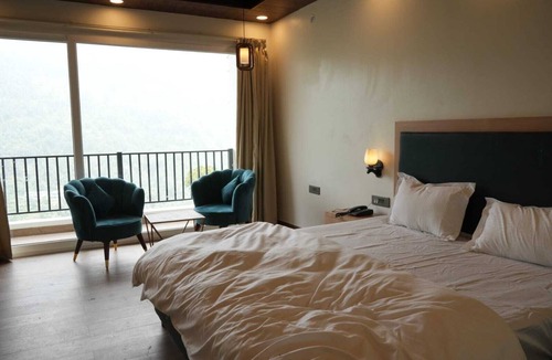 Kaul Hotel | Oak Mounts