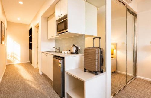 Salamander Bay Apartment | Oaks Pacific Blue Resort - Studio Lagoon Apartment