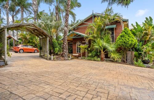 Ulladulla Hotel | Oasis Inn Ulladulla - Welcoming Guests 18 Years and Older