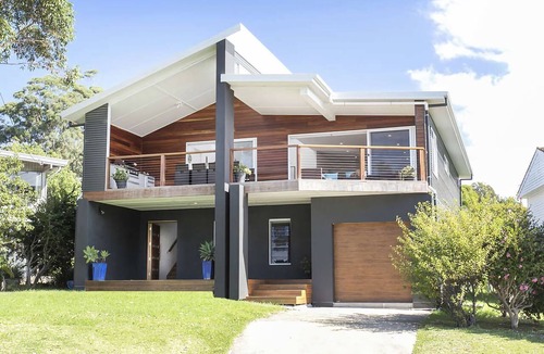 Mollymook House | Ocean Blue - Experience pure luxury in this incredibly stunning home