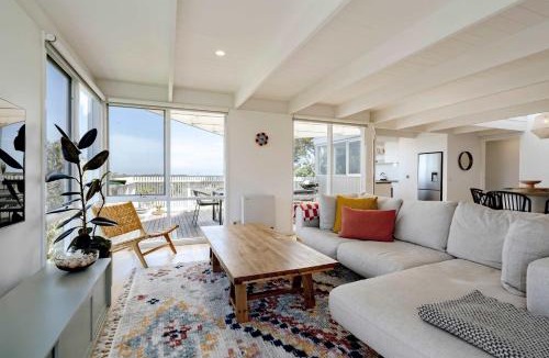Ocean Grove House | Ocean Breeze and Sweeping Coastal Views