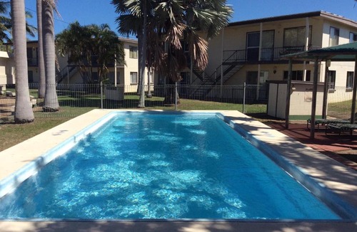 Queens Beach Apartment | Ocean Breeze Units