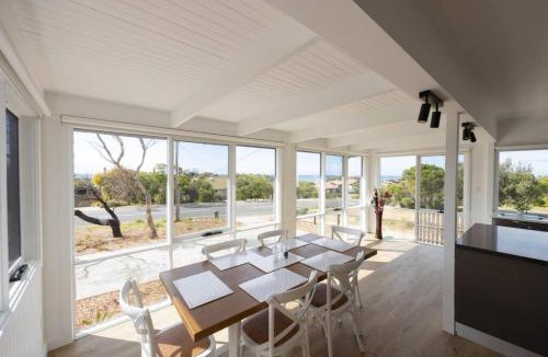 Surf Coast House | Ocean View Cottage - Anglesea