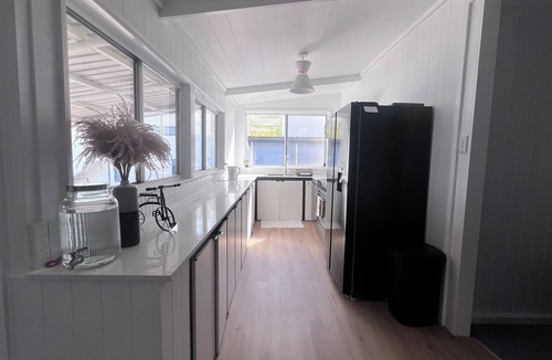 Clifton House | Ocean View Holiday House in Clifton