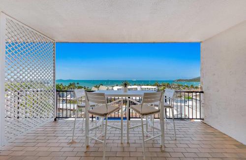 Airlie Beach Apartment | Ocean View Studio 14A KIDS STAY FREE