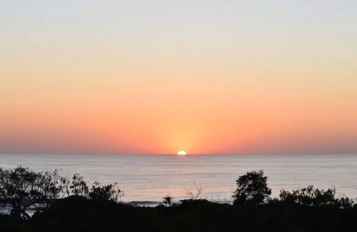 Marcoola Resort | Ocean Views Escape - Beach, Pool, Wifi, Parking