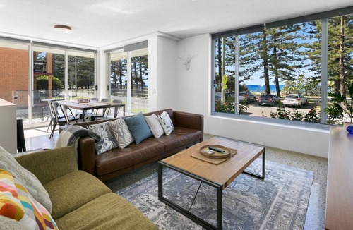 Burleigh Heads Apartment | Oceanfront 3-Bed with Beautiful Views in Burleigh