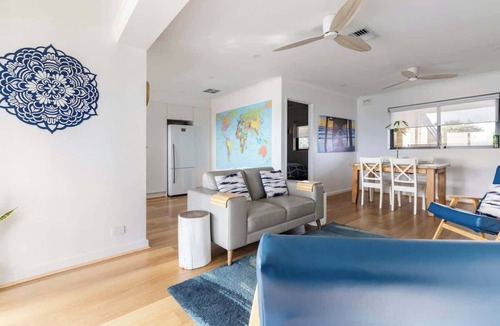Semaphore Park Apartment | Oceanfront Apartment with Balcony & Free WiFi
