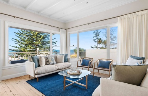 Collaroy House | -Oceanfront Elegance: A Coastal Haven in Collaroy Basin's Finest position