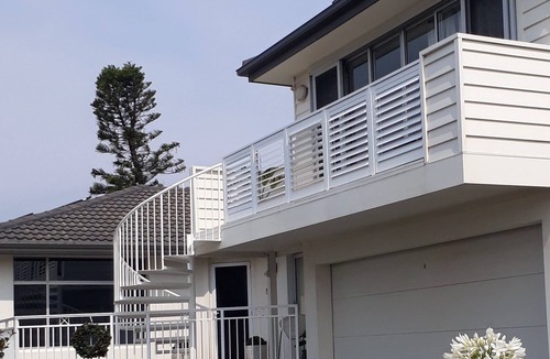 Kiama Apartment | Oceanfront Studio & Coastal Views-Shutters by the Sea