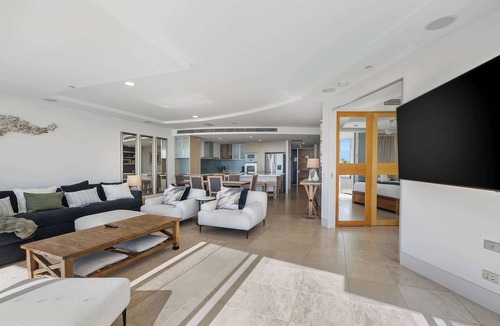 Mooloolaba Apartment | Oceans 203 Luxury Beachfront Apt