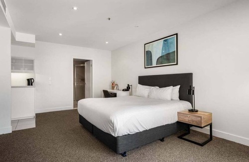 Glenelg Resort | Oceanside Studio at the Pier