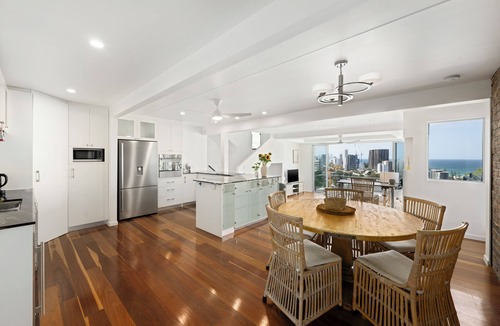Burleigh Heads Villa | Oceanviews Villa - Pet-friendly, 3-Storey Home with Panoramic Ocean Views!