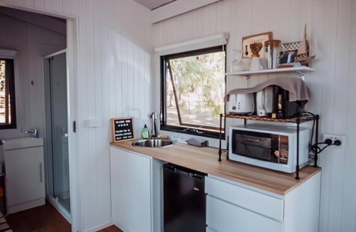 Deepwater House | Ohana Hut by Tiny Away