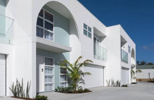 Anna Bay Villa | Olas Villa 4 | Luxe 3BR · Plunge Pool · Near Beach