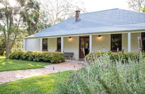 Duns Creek Villa | Old Duninald House - Historic Farmhouse Experience