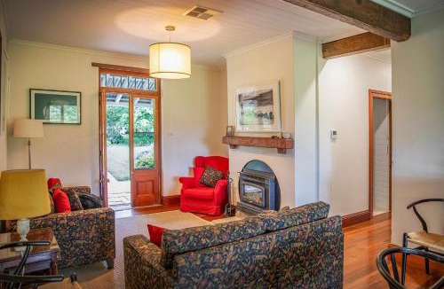 Duns Creek Villa | Old Duninald House - Historic Farmhouse Experience