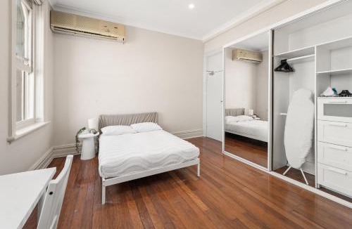 Paddington Hotel | Olympic Paddington Budget Hotel - across Allianz Stadium