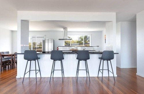 Iluka House | Omaroo - Absolute waterfront location