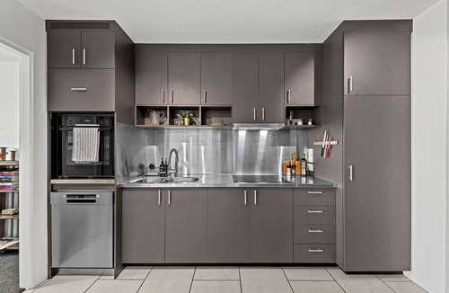 Kangaroo Point Apartment | On Point! 2Bed, Study, 2Bath, 1Car < 2kms CBD