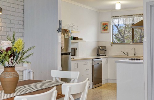 Port Willunga House | On the Esplanade, Beach, Views, sunsets and a short walk to the beach!