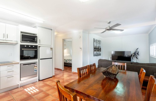 Yeppoon Apartment | One bedroom beachfront apartment
