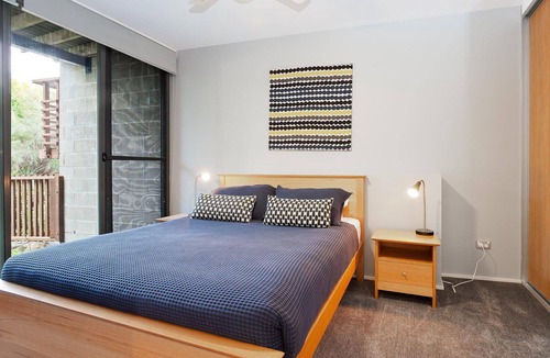 Boat Harbour House | One Mile Ridge, 12a/26 One Mile Close - stunning views, air con, infinity pool