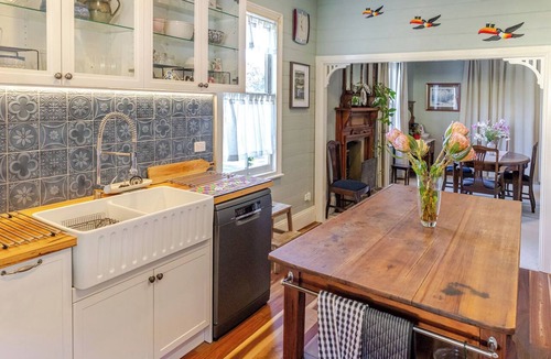 Candelo Bed & Breakfast | Oozing colonial charm, Braemar House on William St in leafy Candelo Village