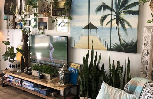 Burleigh Heads Apartment | Opposite Burleigh Beach (Swell Resort) - Fantastic Family accomodation sleeps 8
