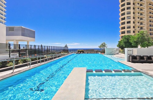 Broadbeach Apartment | Oracle (1)2401