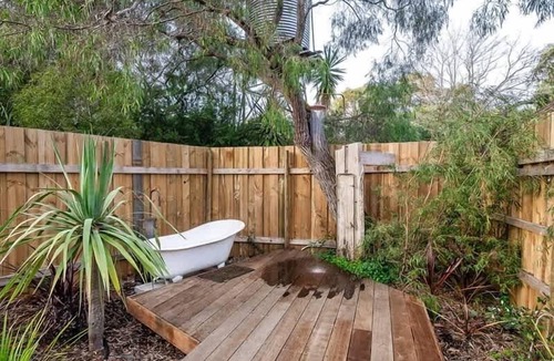 Yallingup Siding House | Orchard Cottage—Romantic Bushland Retreat w/Sauna