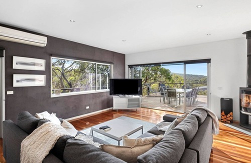 Fairhaven House | Orchid Haven - Bushland Retreat for Families and Groups.