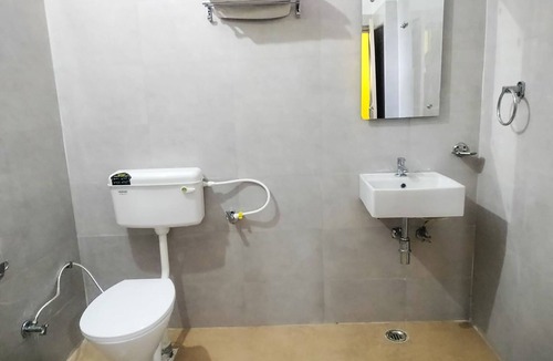 Jhansi House | Organic Farm with kitchen, AC rooms, Pet-friendly 7 Kms from the city