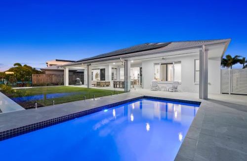 Banksia Beach House | Osprey Oasis