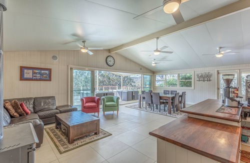 Sofala Apartment | Our Shearer's Room is perfect for a quick little getaway or business traveller