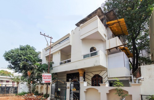 Banjara Hills Hotel | OYO 68235 R-residency