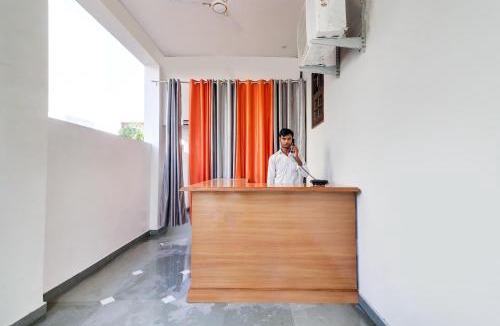 Gomti Nagar Hotel | OYO Flagship Kamakshi Villa